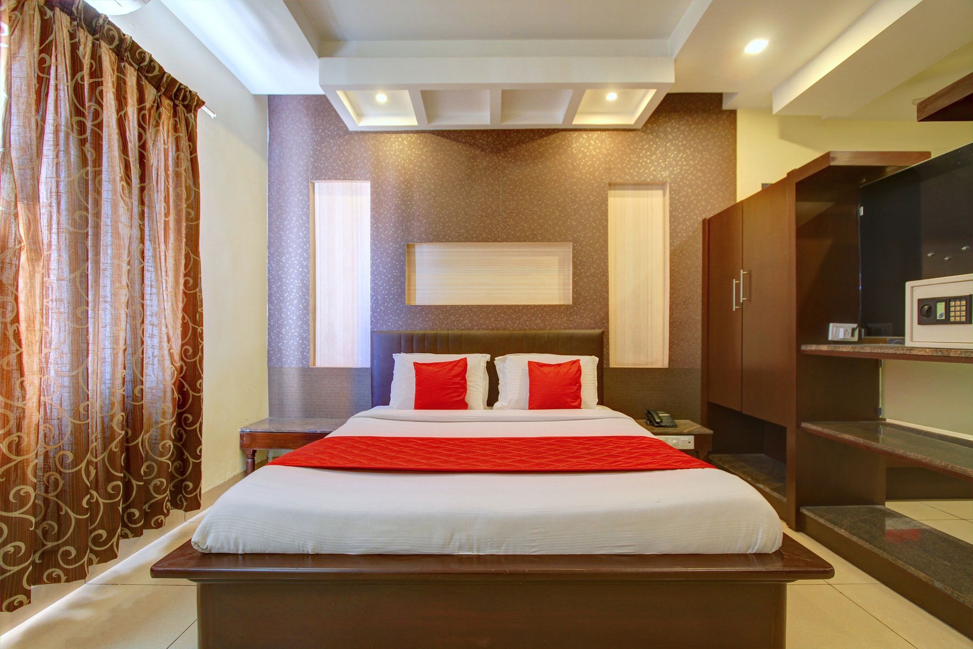 Oyo 4895 Abi Krishna Hotel Pondicherry Ngoại thất bức ảnh