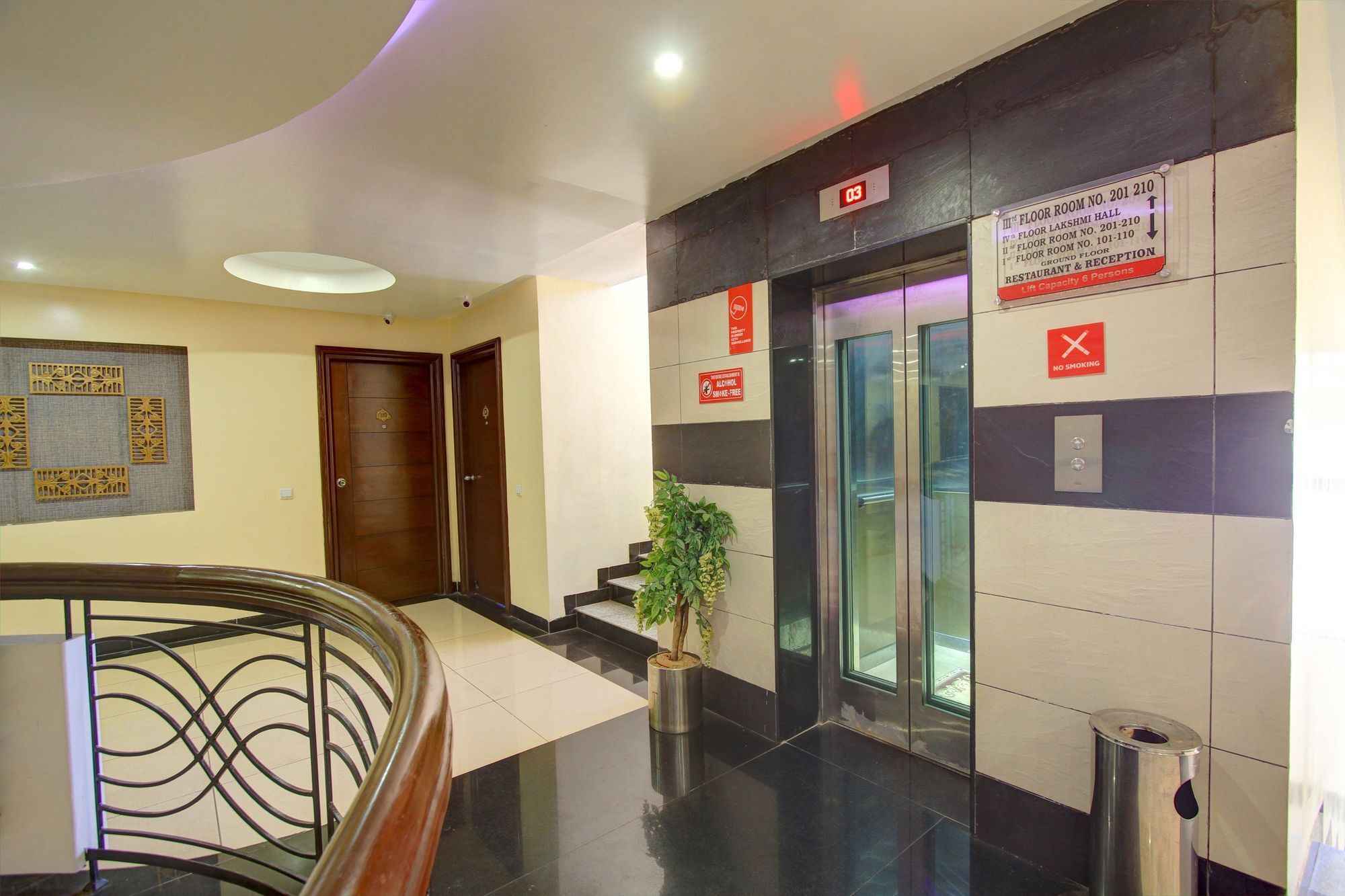 Oyo 4895 Abi Krishna Hotel Pondicherry Ngoại thất bức ảnh