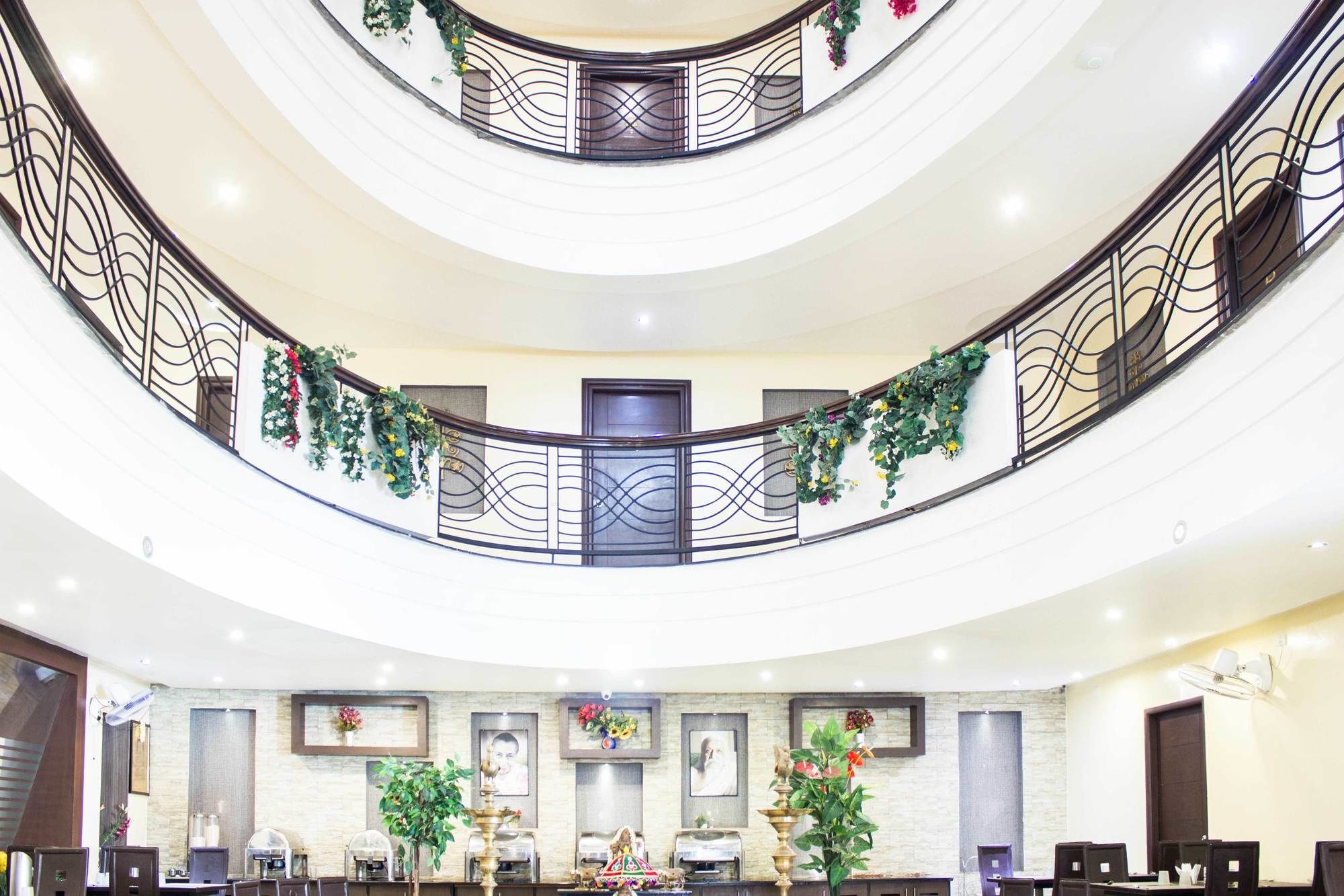 Oyo 4895 Abi Krishna Hotel Pondicherry Ngoại thất bức ảnh