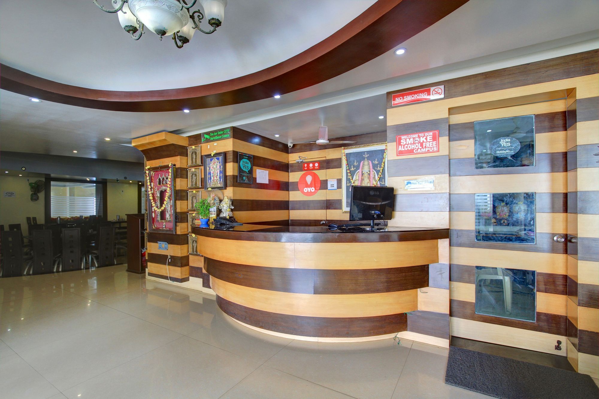 Oyo 4895 Abi Krishna Hotel Pondicherry Ngoại thất bức ảnh
