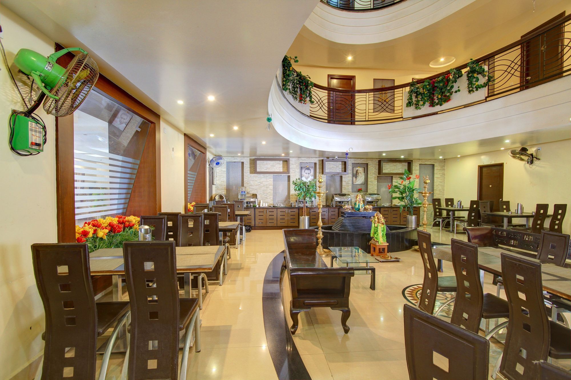 Oyo 4895 Abi Krishna Hotel Pondicherry Ngoại thất bức ảnh
